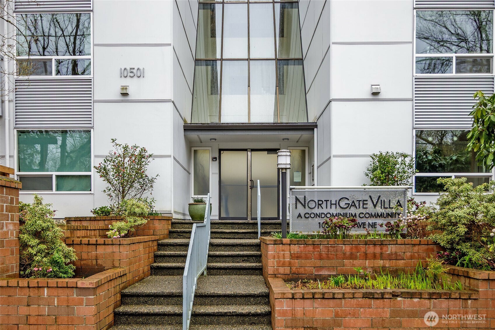 Property Photo: 10501 8th Avenue NE 406 WA 98125