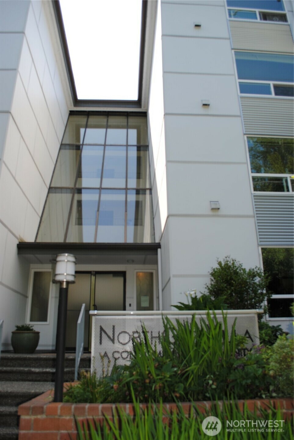 Property Photo: 10501 8th Avenue NE 406 WA 98125