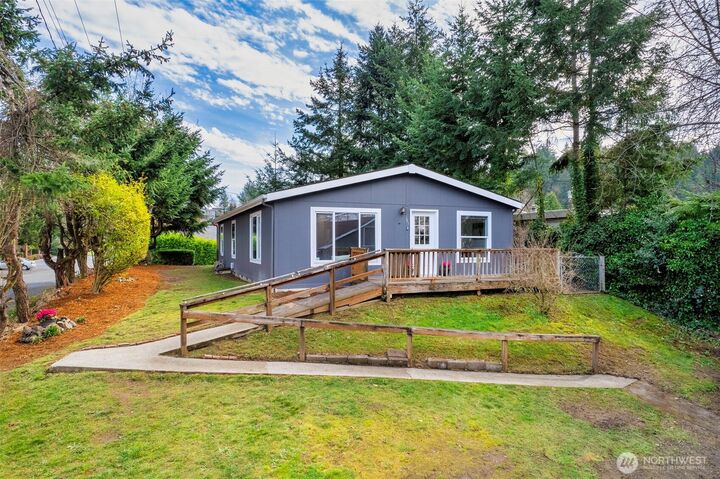 643 N Constitution  Bremerton WA 98312 photo
