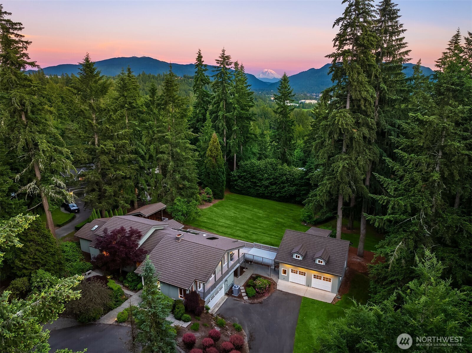 Property Photo: 21429 SE 39th Street WA 98075