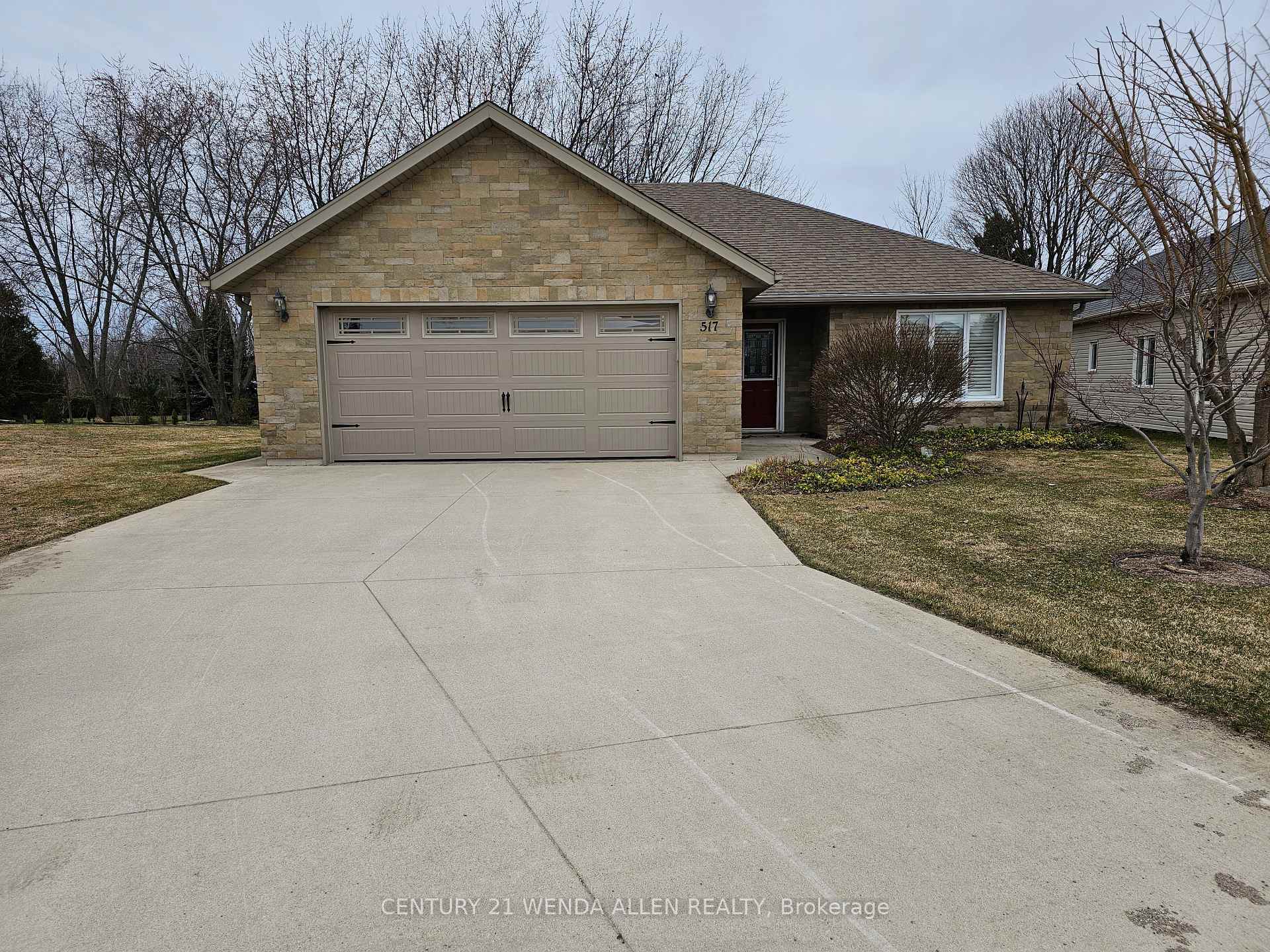 Property Photo: 517 Stornoway Street 84 ON N2Z 0A4