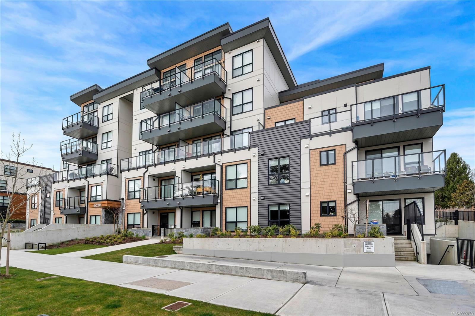 Property Photo: 4030 Shelbourne St 205 BC V8N 3E4