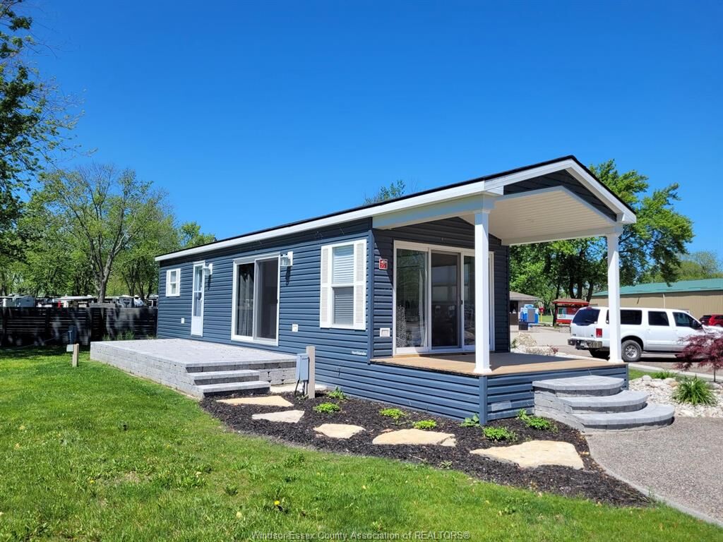 Property Photo:  981 County Rd 2 200  ON N8L 1B4 