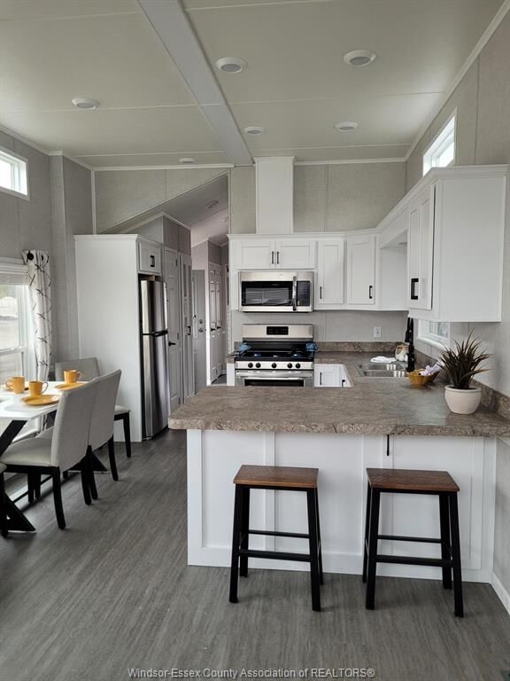 Photo de la propriété:  981 County Rd 2 527  ON N8L 1B4 