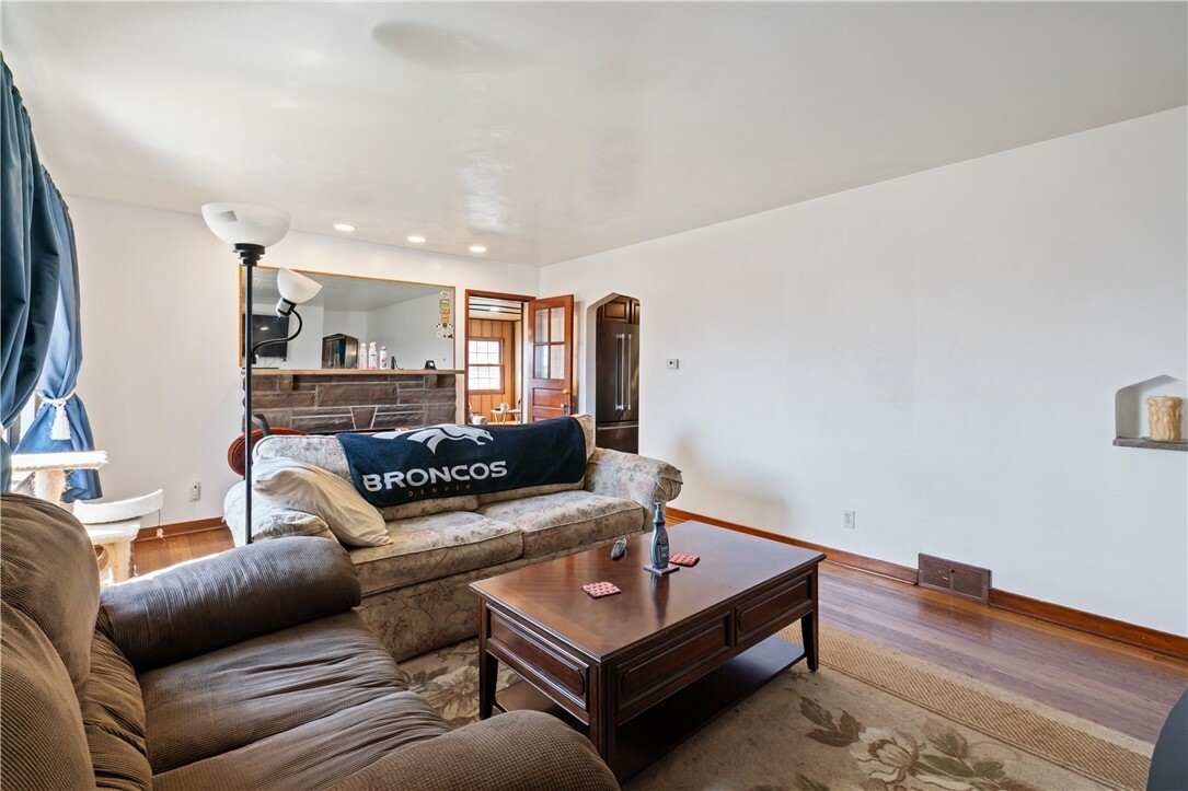 Property Photo: 4517 Lebanon Church Rd PA 15122