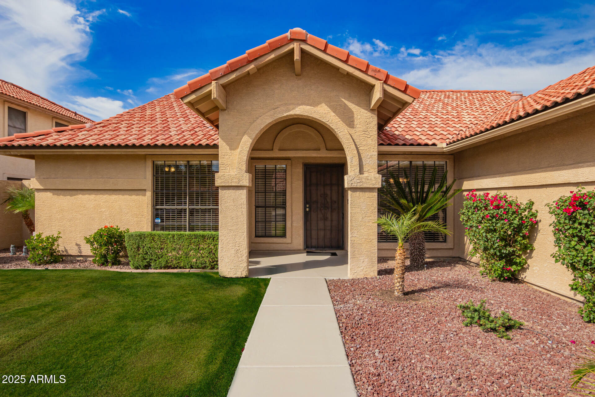 Property Photo: 7626 W McRae Way AZ 85308