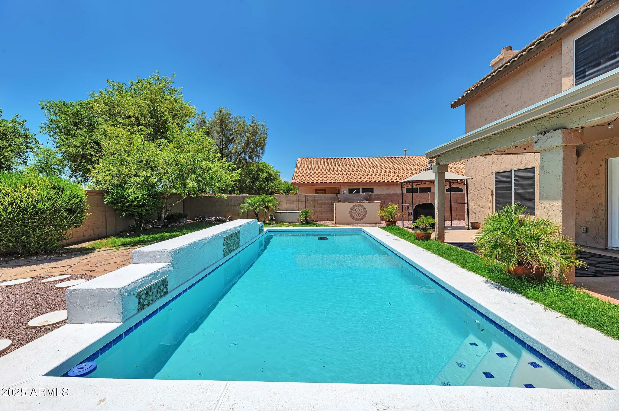 Property Photo: 9509 W Tonopah Drive AZ 85382