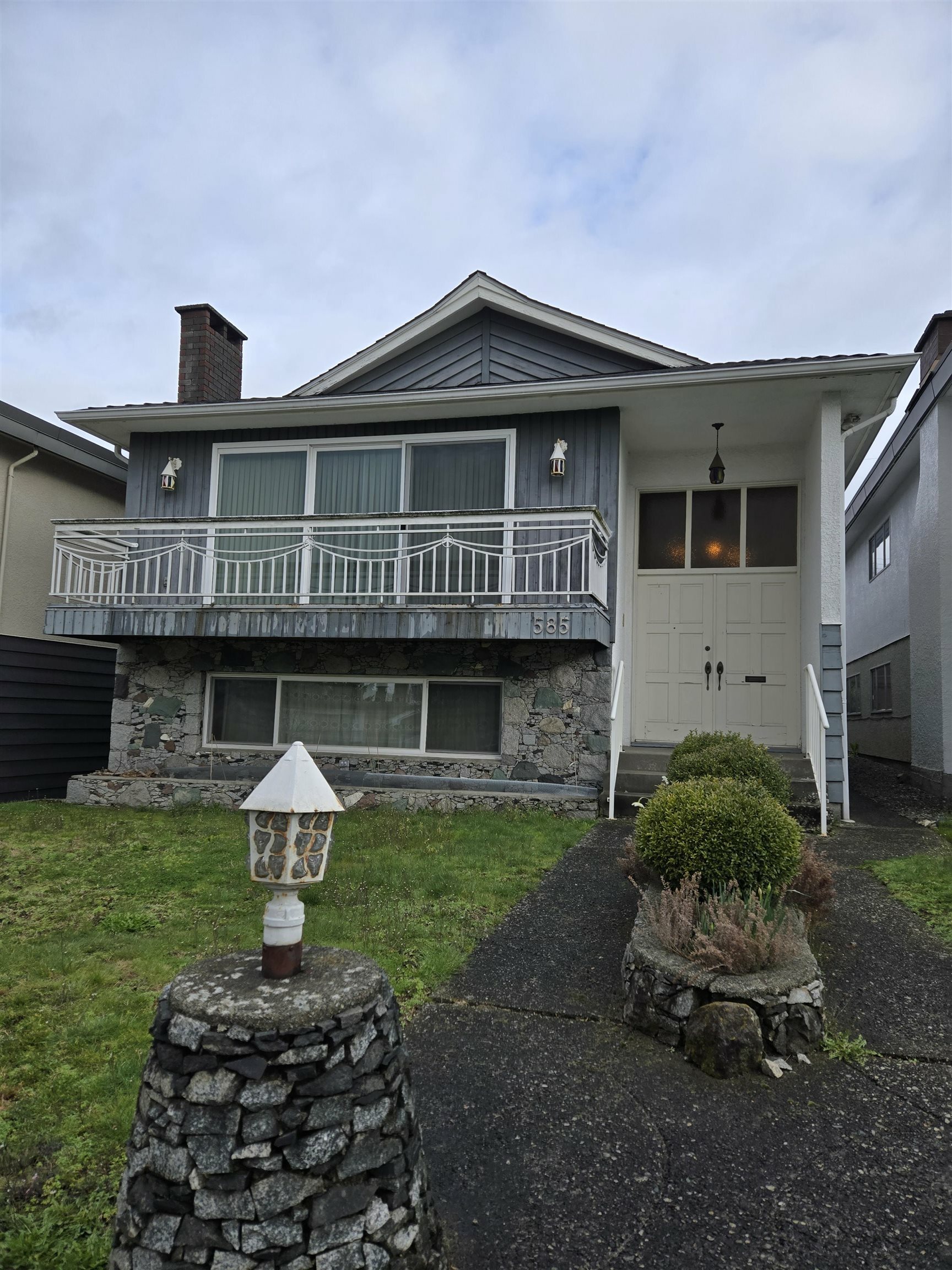 585 E 54th Avenue  Vancouver BC V5X 1L5 photo
