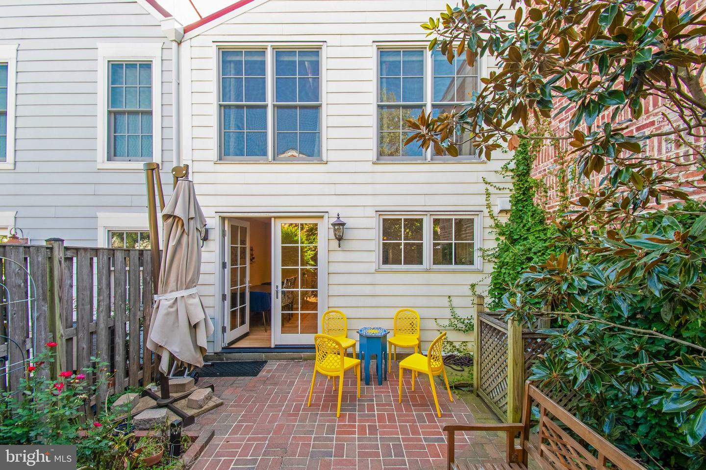 Property Photo: 605 S Saint Asaph Street VA 22314
