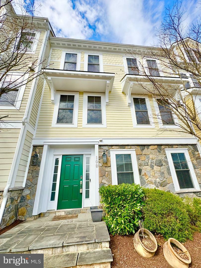 Property Photo:  108 Washington Street  VA 22125 