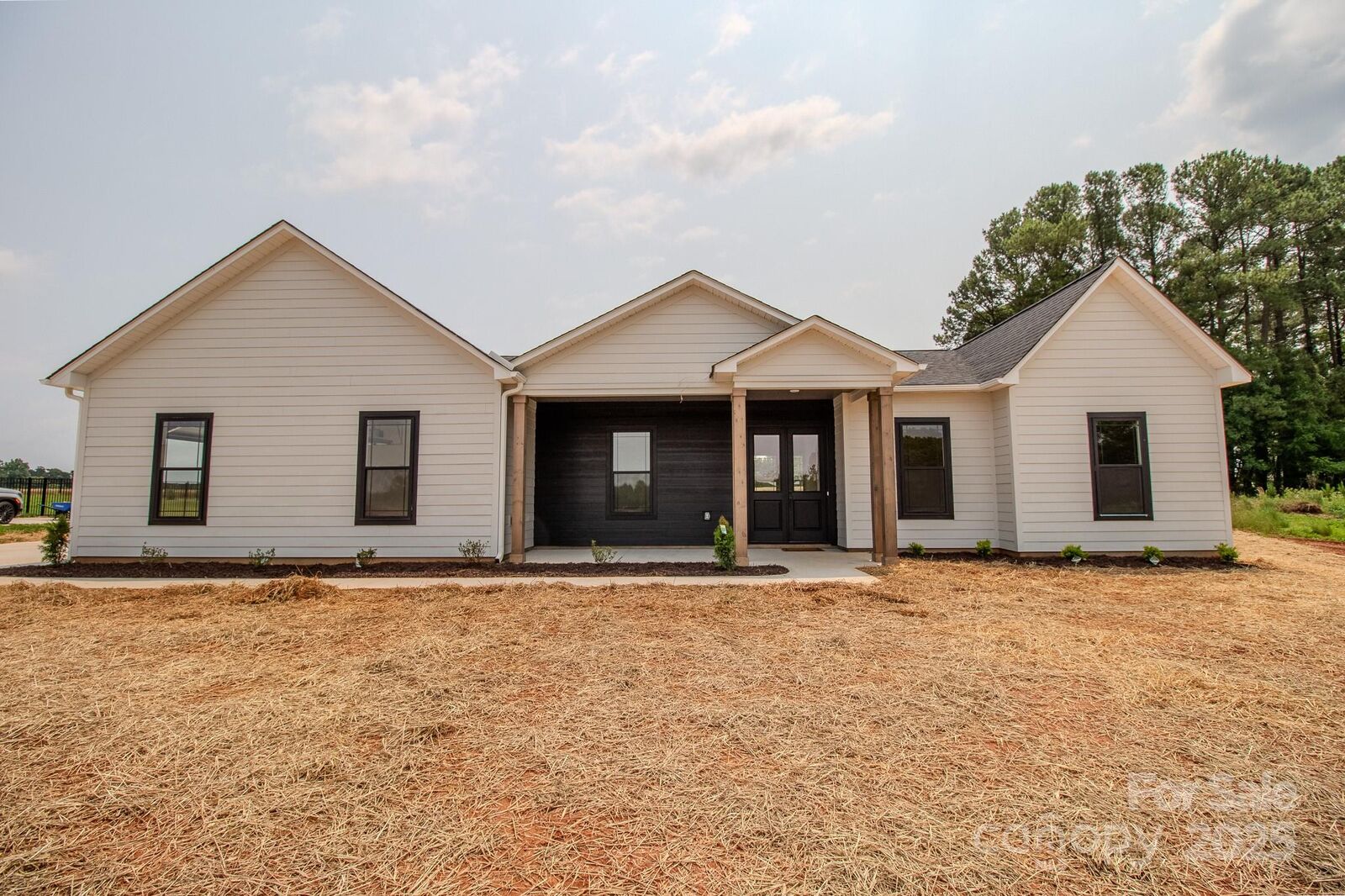 Property Photo: 1429 Coppergate Drive NC 28147