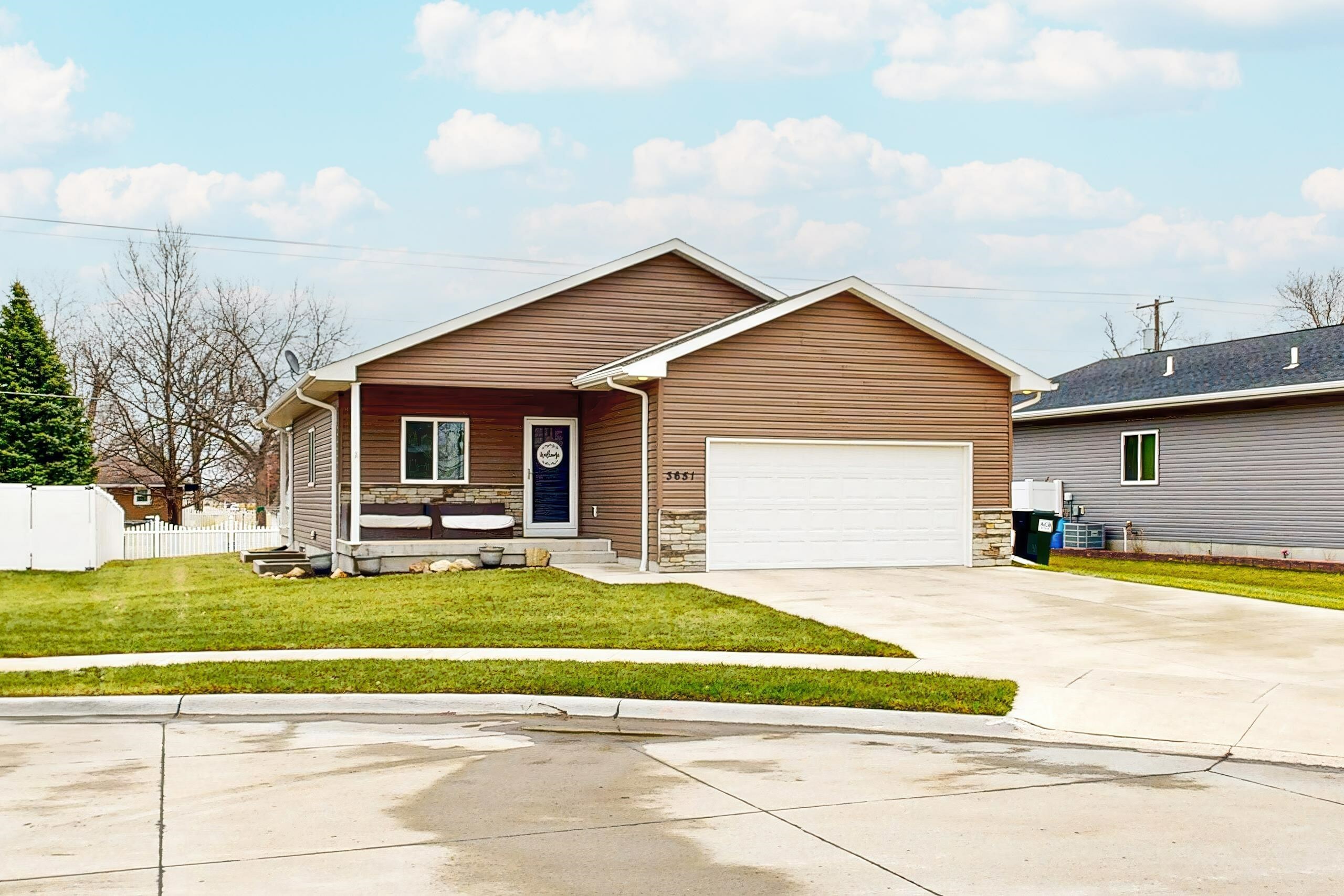 Property Photo: 3651 51st Avenue NE 68601