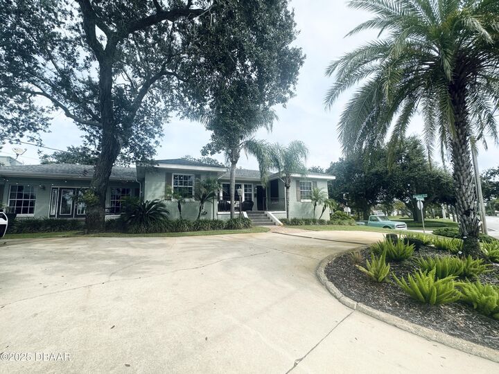 1608 N Halifax Avenue  Daytona Beach FL 32118 photo