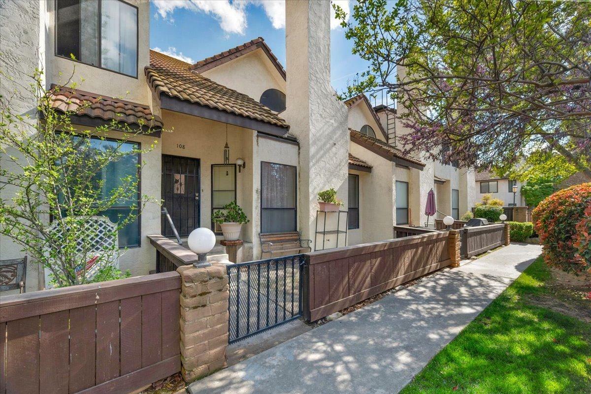 Property Photo:  2890 Huntington Boulevard 108  CA 93721 