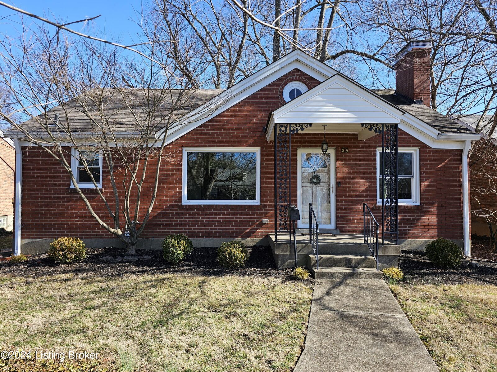 Property Photo:  219 Ring  KY 40207 