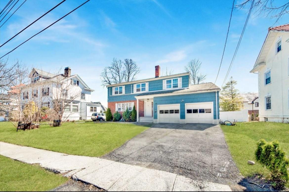 Property Photo:  229 Commonwealth Avenue  NY 10550 