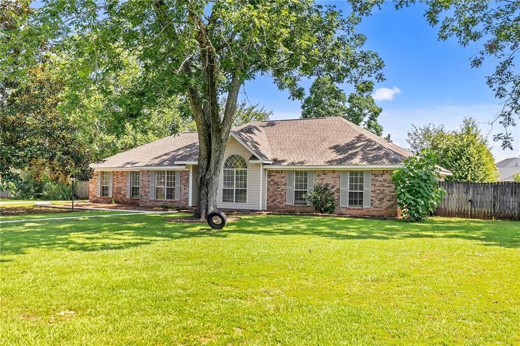 Property Photo: 10706 Hunters Court W AL 36695