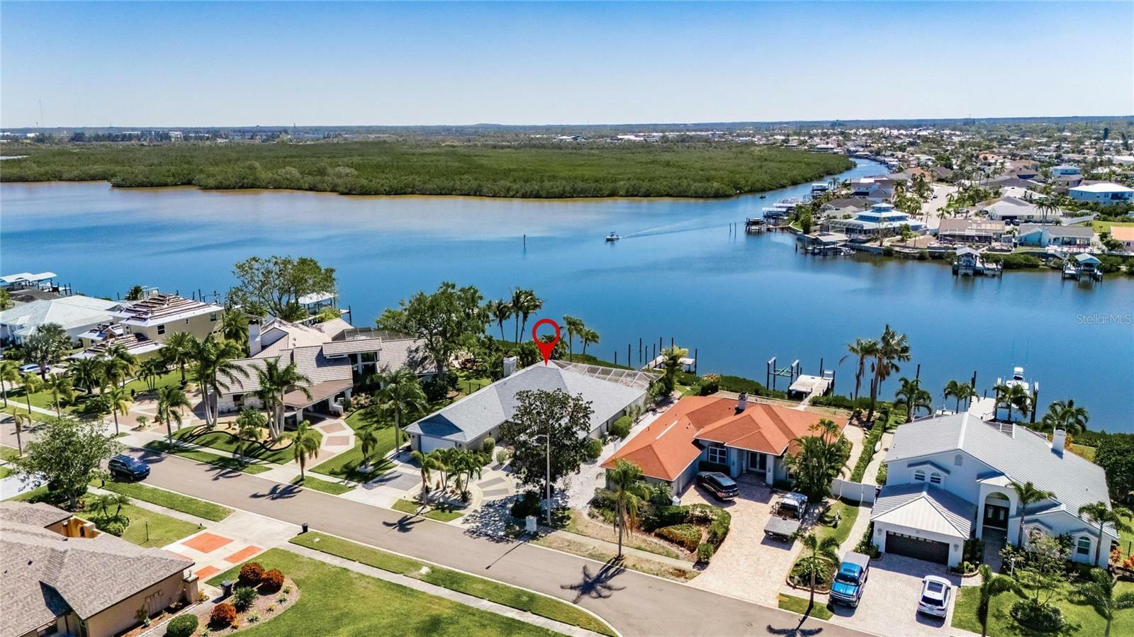 Property Photo: 6603 Seabird Way FL 33572