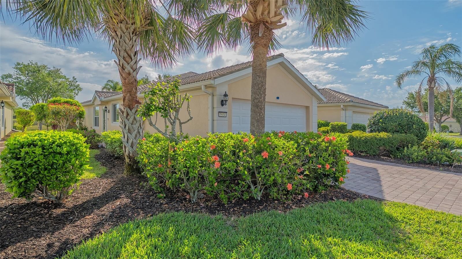 Property Photo:  5934 Guarino Drive  FL 34238 