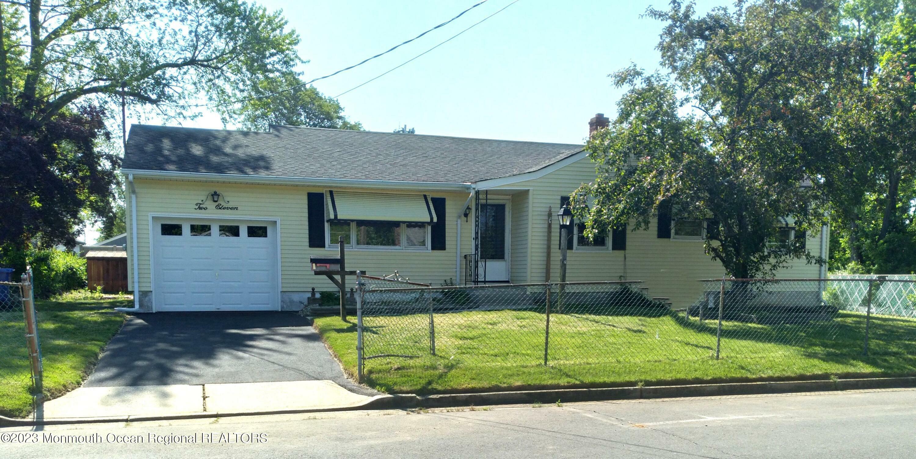 211 Ridge Avenue  Belford NJ 07718 photo
