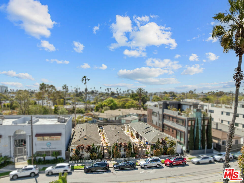 1722 Abbot Kinney Boulevard  Venice CA 90291 photo