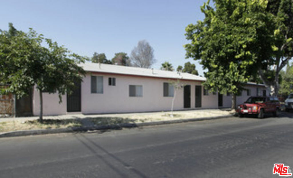 Property Photo: 11720 Hart Street CA 91605