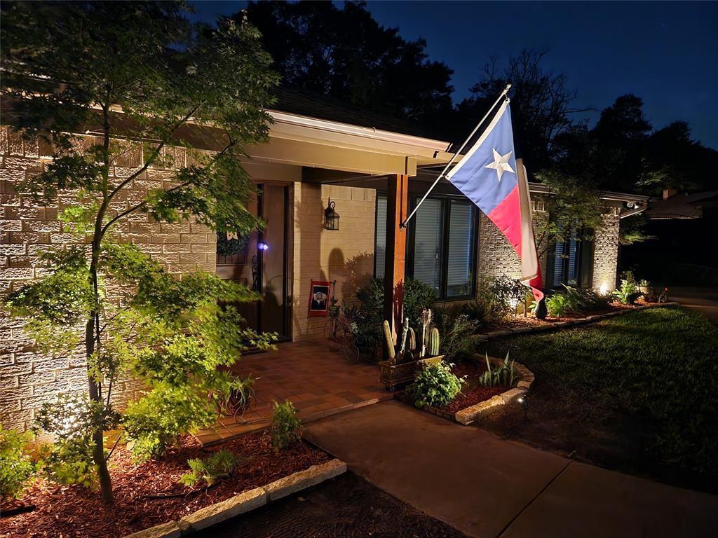 Property Photo: 7109 Riverport Road TX 76116