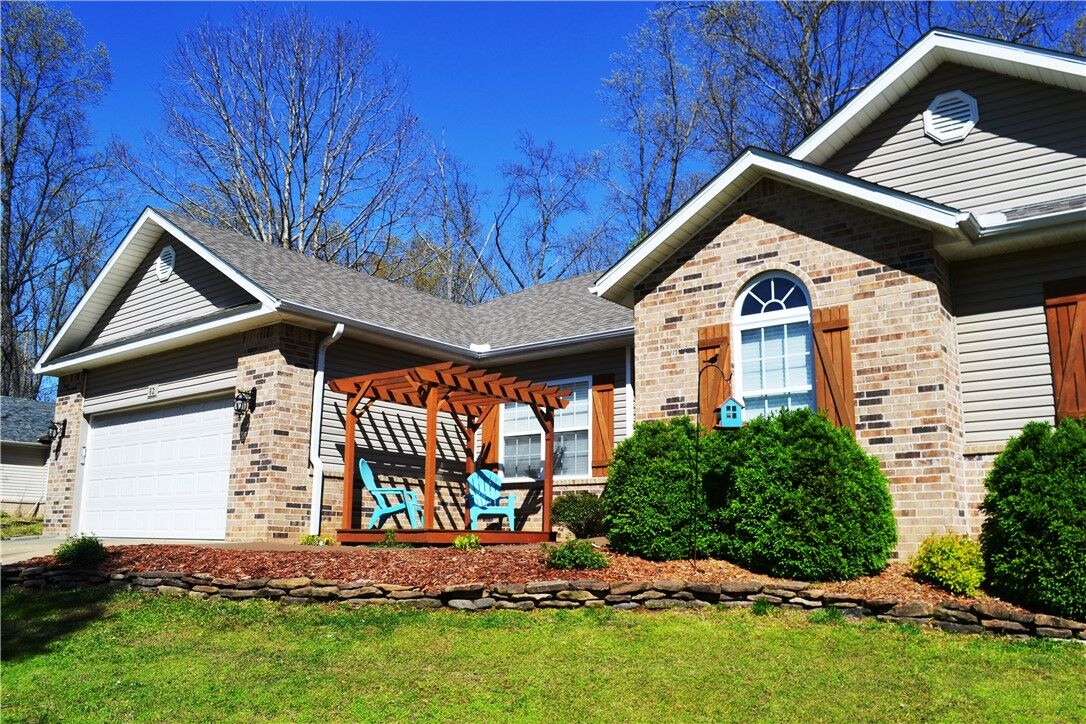 Property Photo:  82 Rillington Drive  AR 72714 