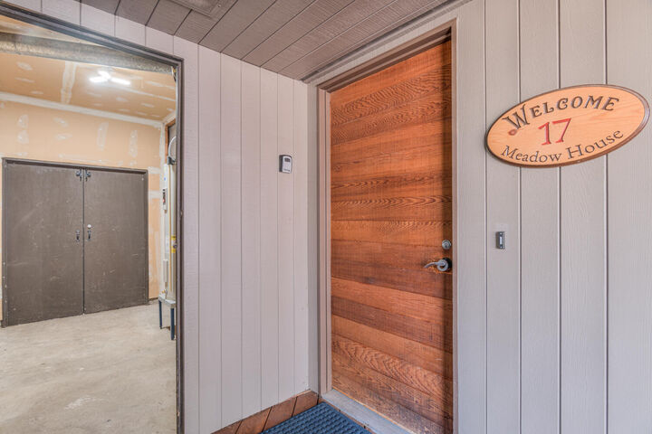 Property Photo: 57217 Island Road 17 OR 97707