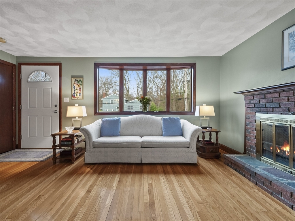 Property Photo:  7 Spruce Rd  MA 01864 
