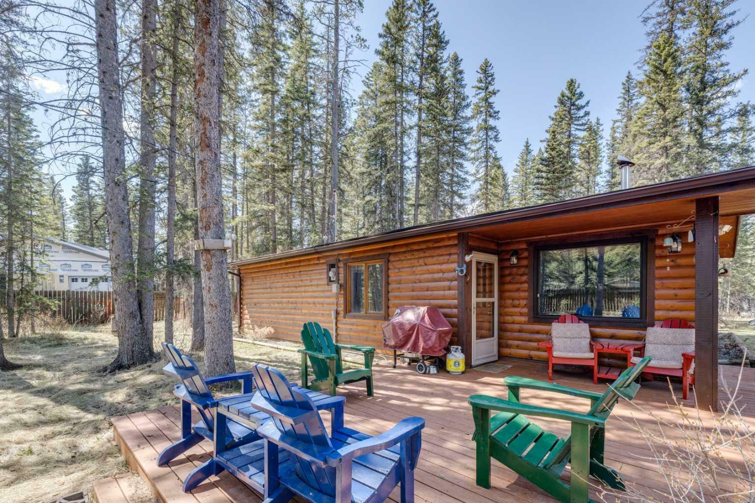 Property Photo: 12 White Crescent AB T0L 0K0