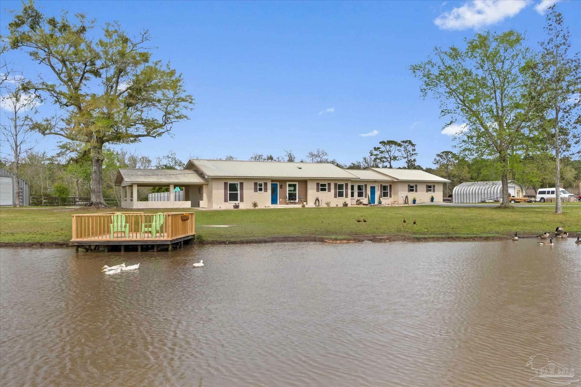 Property Photo: 438 Meander Ln FL 32533
