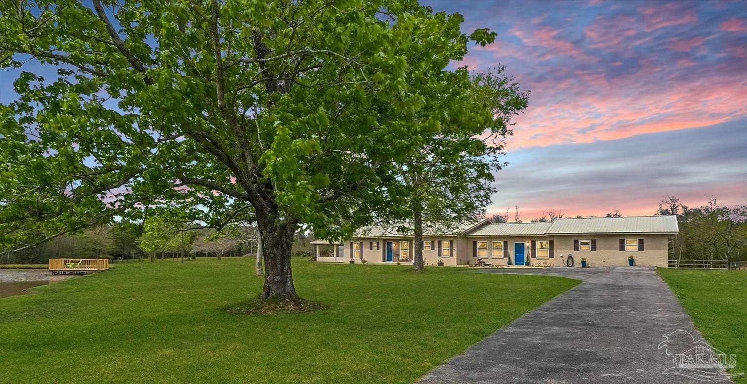 Property Photo:  438 Meander Ln  FL 32533 