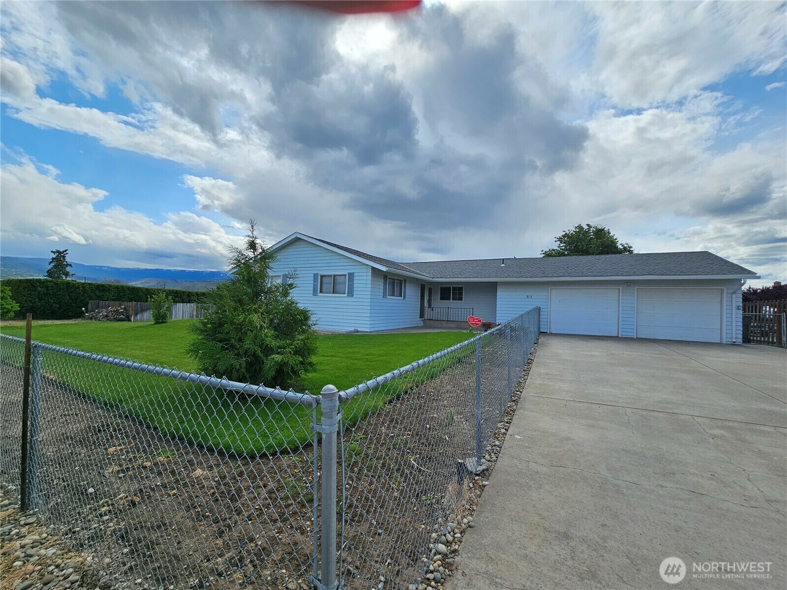 Property Photo: 312 N Perry Avenue WA 98802