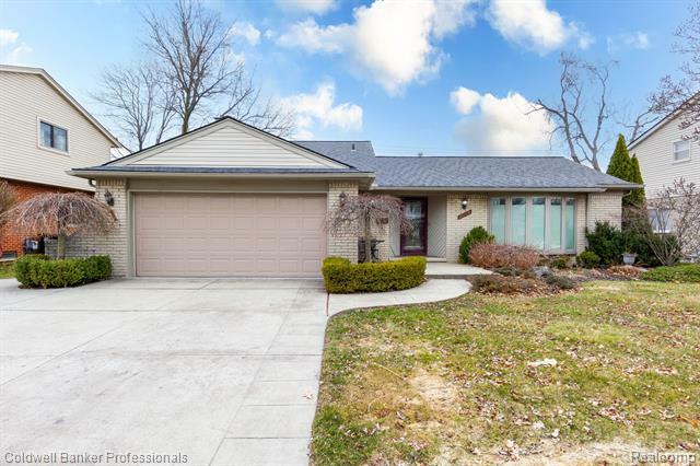 Property Photo: 36784 Sunnydale Street MI 48154