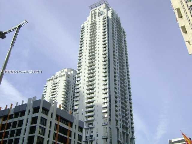 Property Photo:  1060 Brickell Ave 2305  FL 33131 