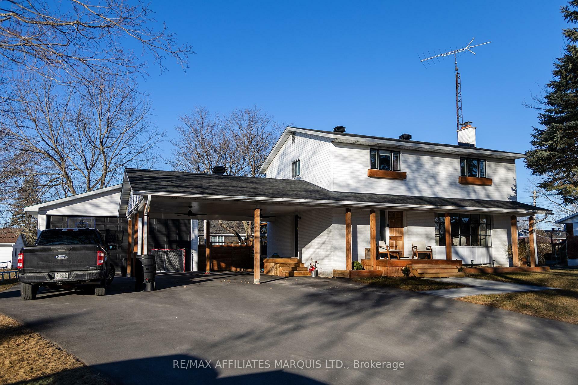 Photo de la propriété: 32 Meikle Street ON K0C 1X0