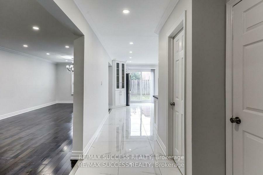 Property Photo: 60 Gayla Street ON L4J 6G2