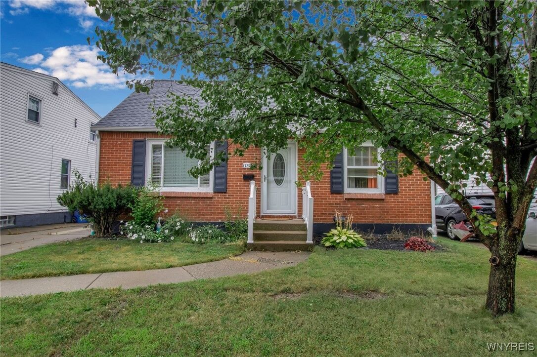 Property Photo:  1750 Eggert Road  NY 14226 