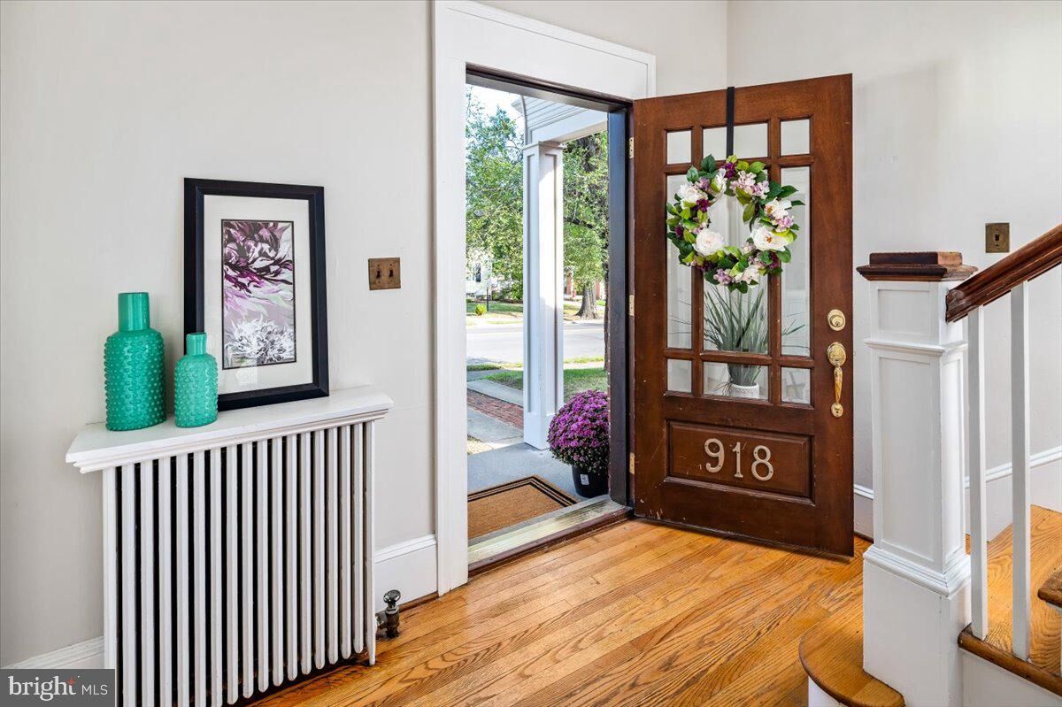 Property Photo:  918 William Street  VA 22401 