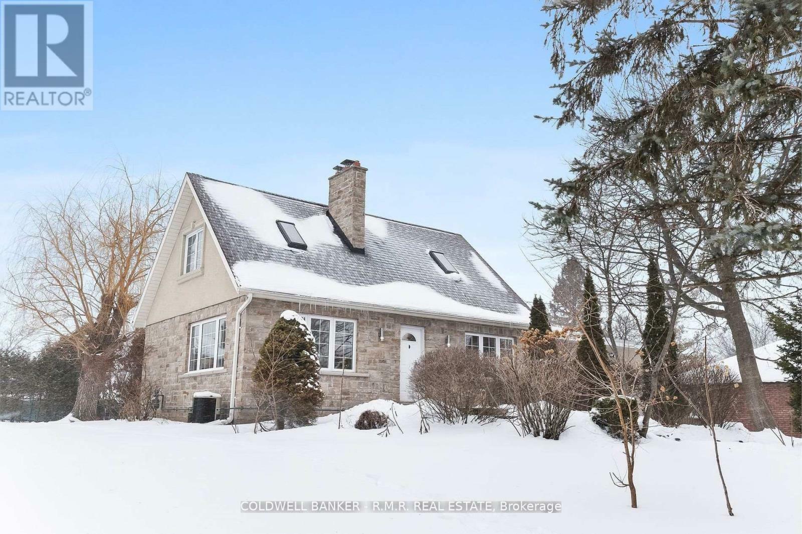 Property Photo: 904 Parklane Avenue ON L1G 1N8