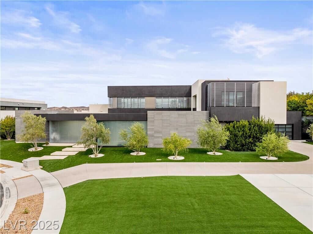 Property Photo: 2787 La Bella Court NV 89052