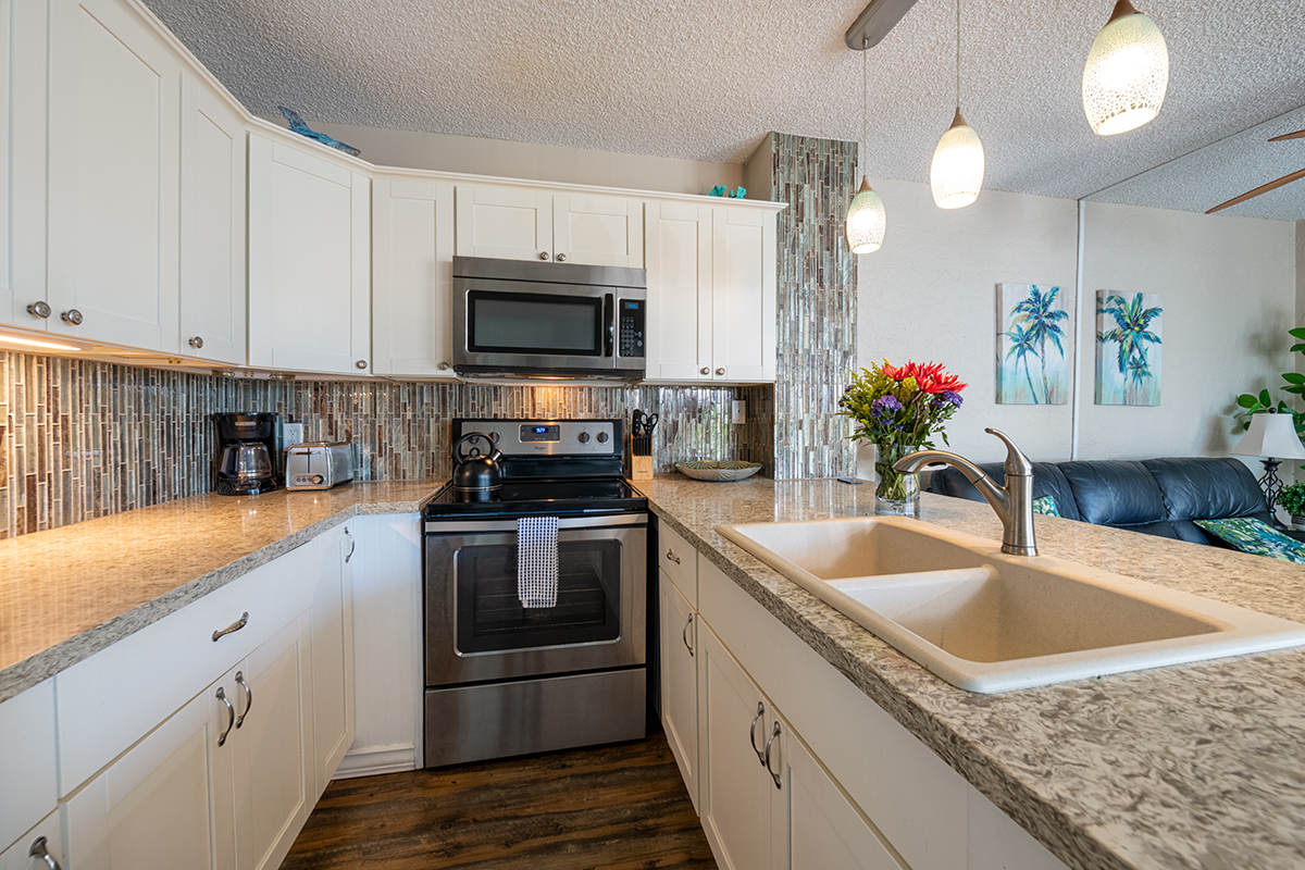 Property Photo: 75-6016 Alii Dr 303 HI 96740