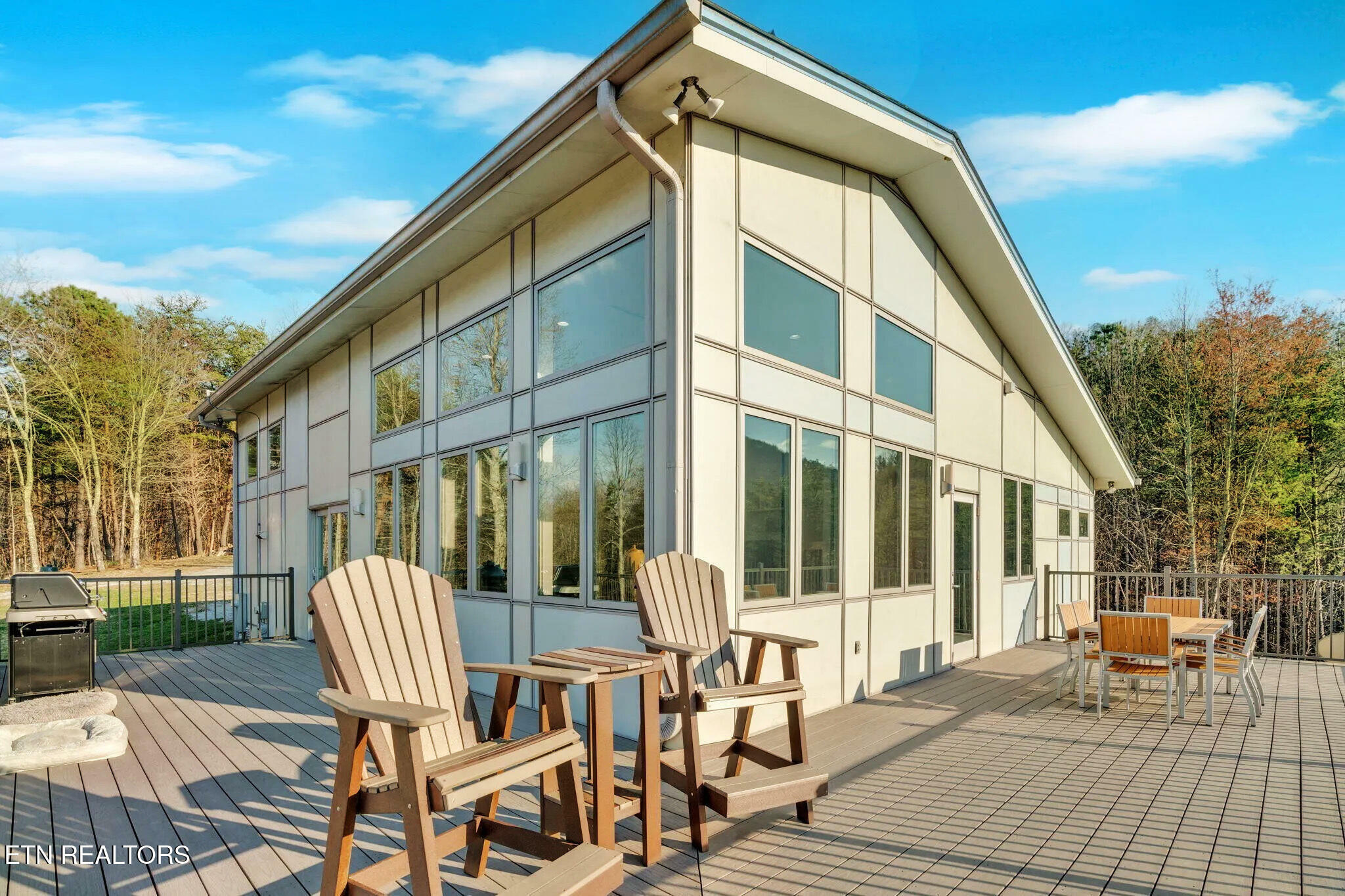 Property Photo: 1098 Paint Mountain Rd TN 37743
