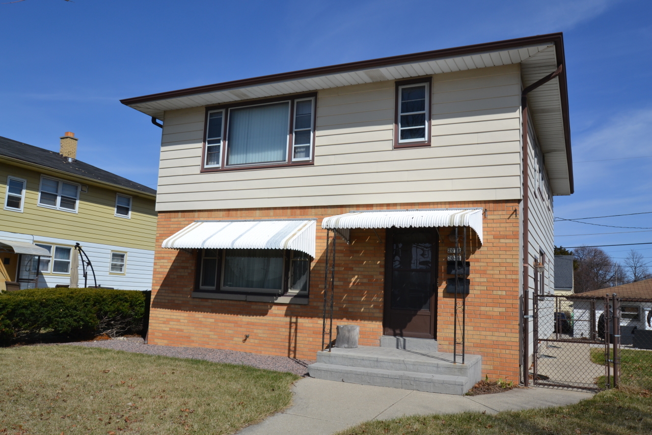 Property Photo: 2076 W Van Beck Ave WI 53221