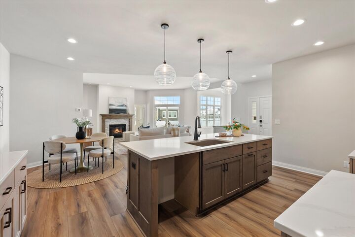 Property Photo:  880 S Verona Cir 27  WI 53024 