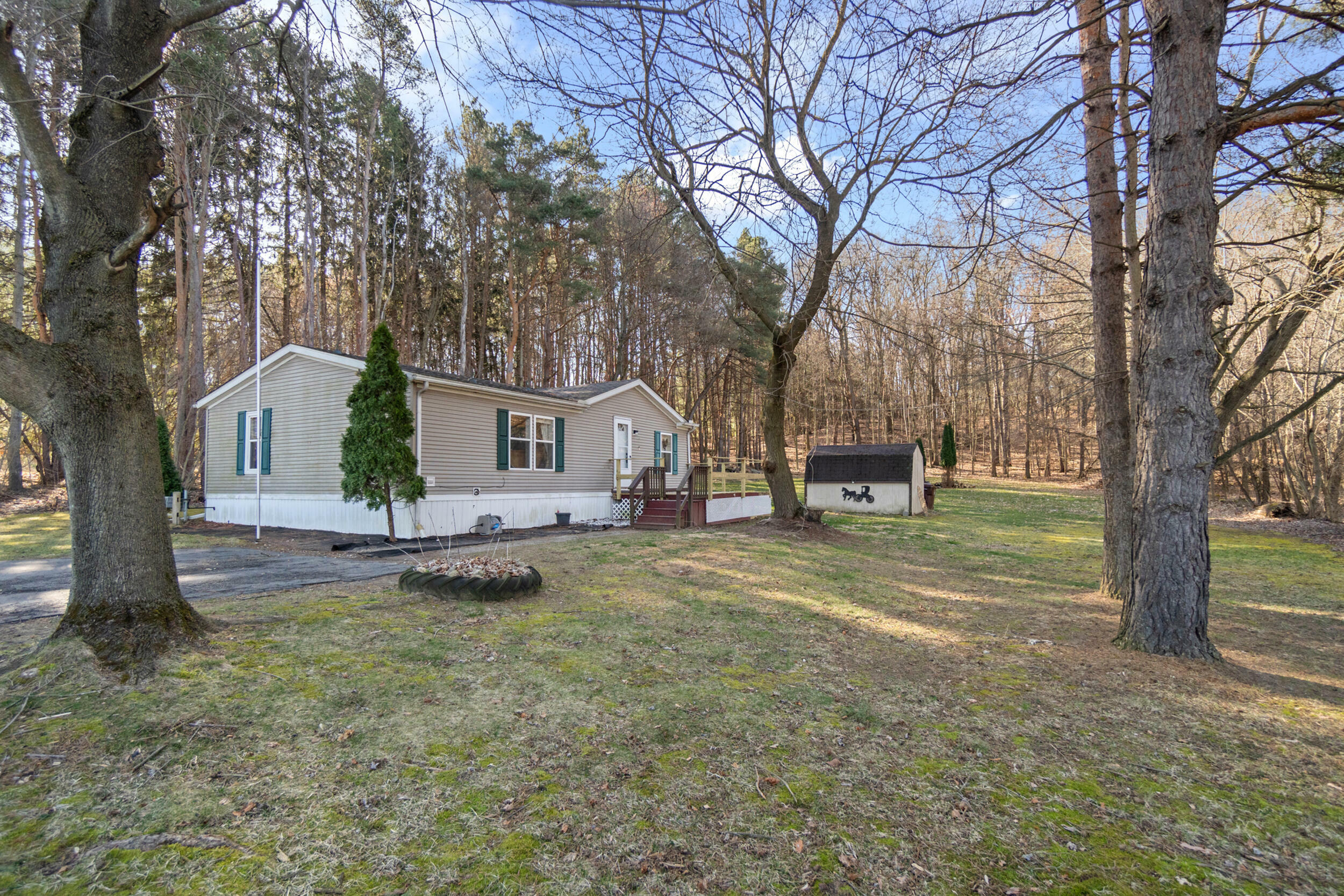 6817 Maple Lane Road  Rives Junction MI 49277 photo