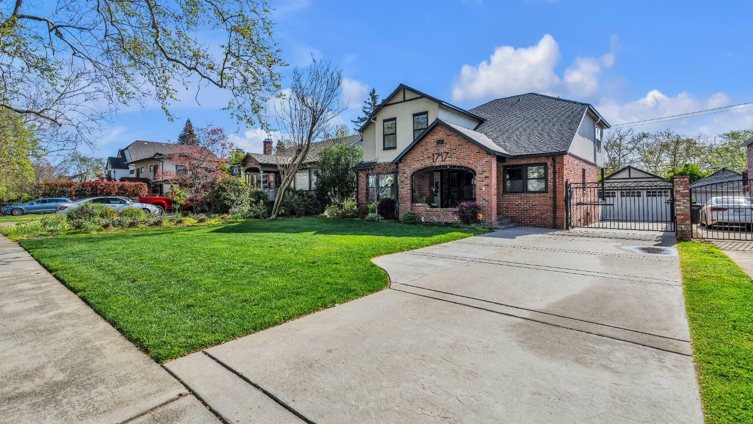 Property Photo: 1717 39th Street CA 95816