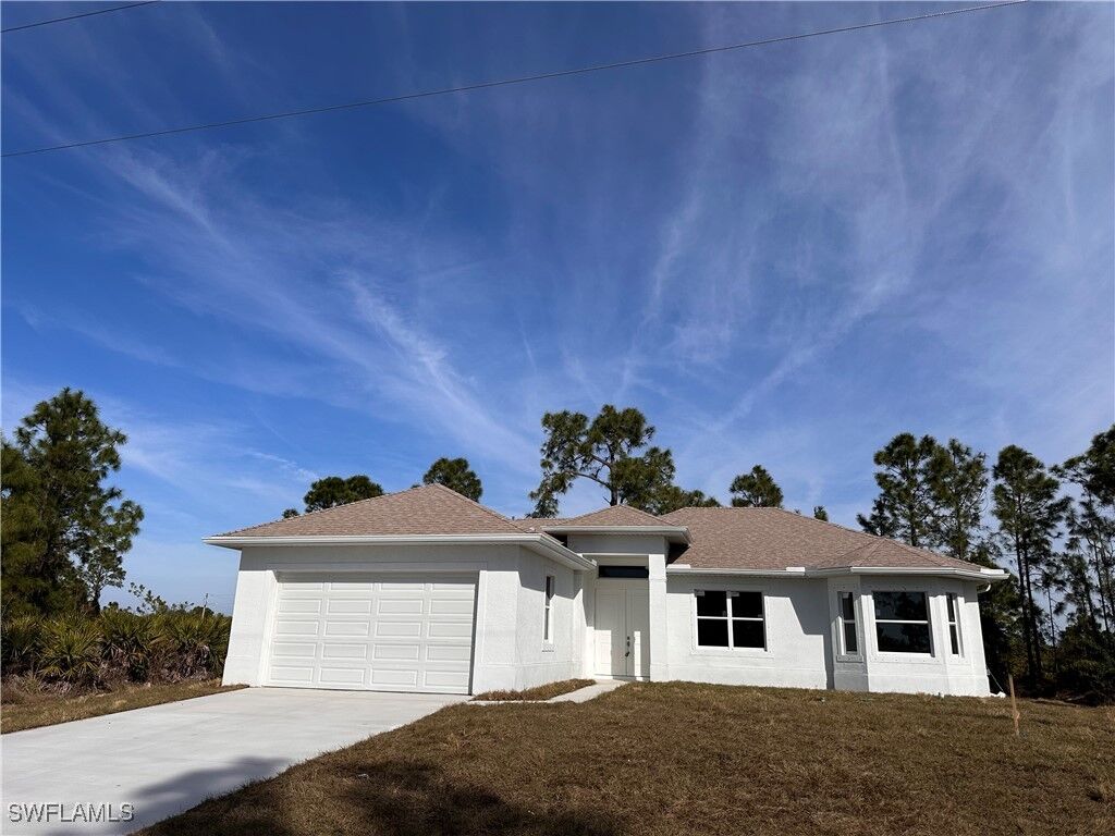 Property Photo: 109 Paxton Street FL 33974