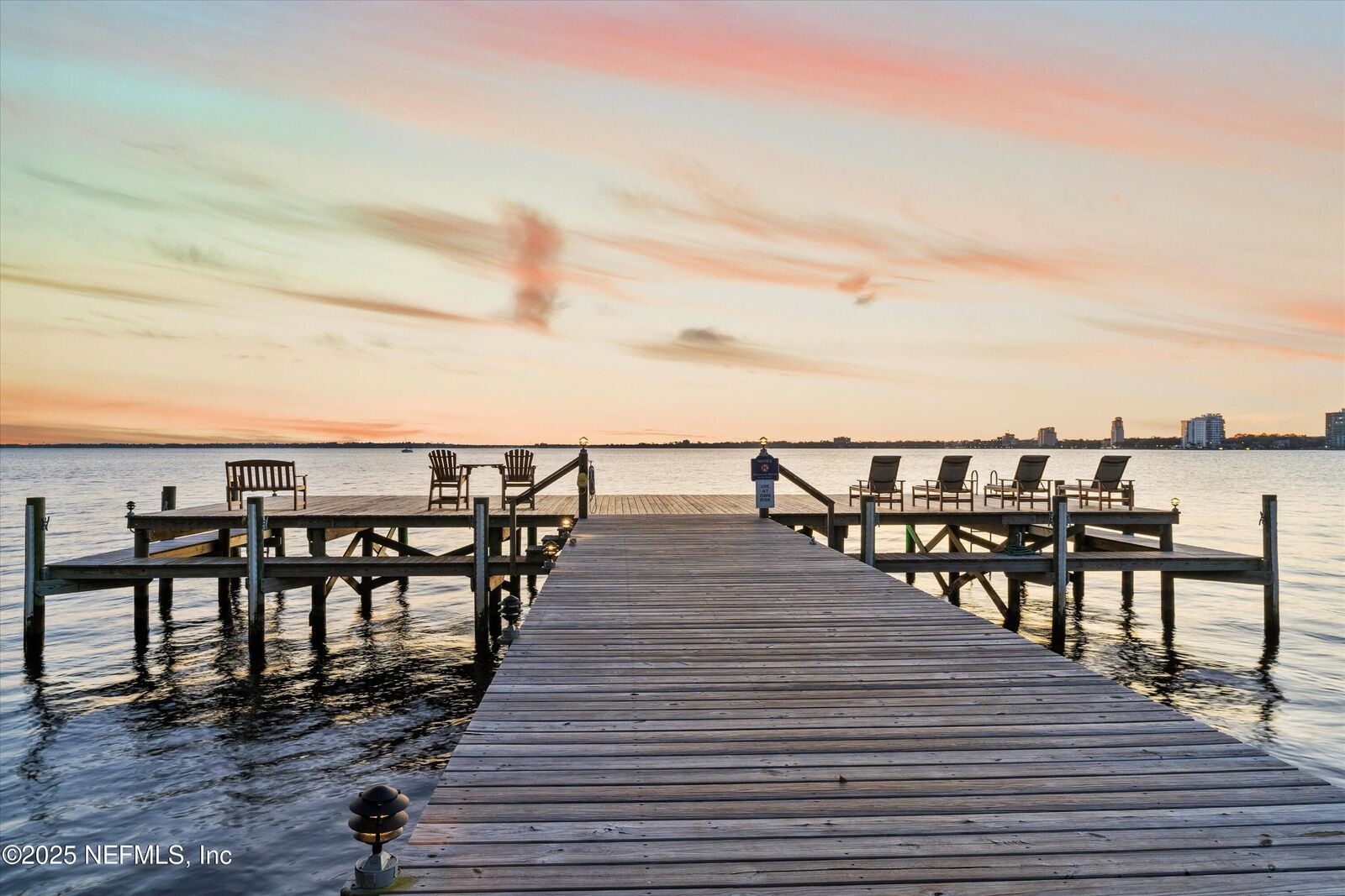 Property Photo: 819 Lasalle Street 819 FL 32207